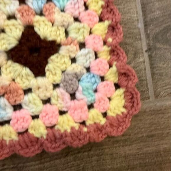 Vintage Handmade Granny Square Crochet Afghan cottagecore - Picture 10 of 10